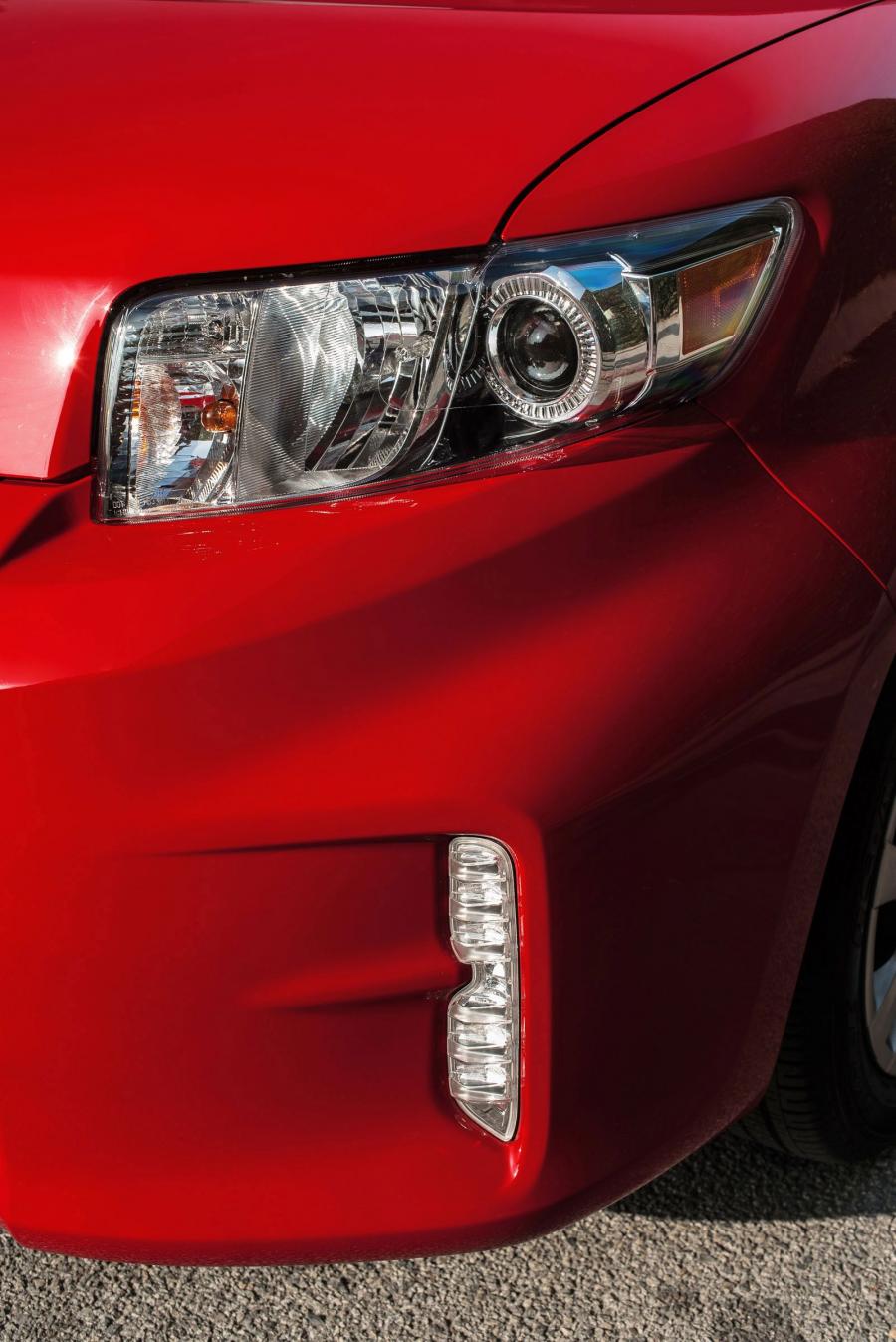 Детали экстерьера Scion xB 2014 года  (фото 14 из 25)